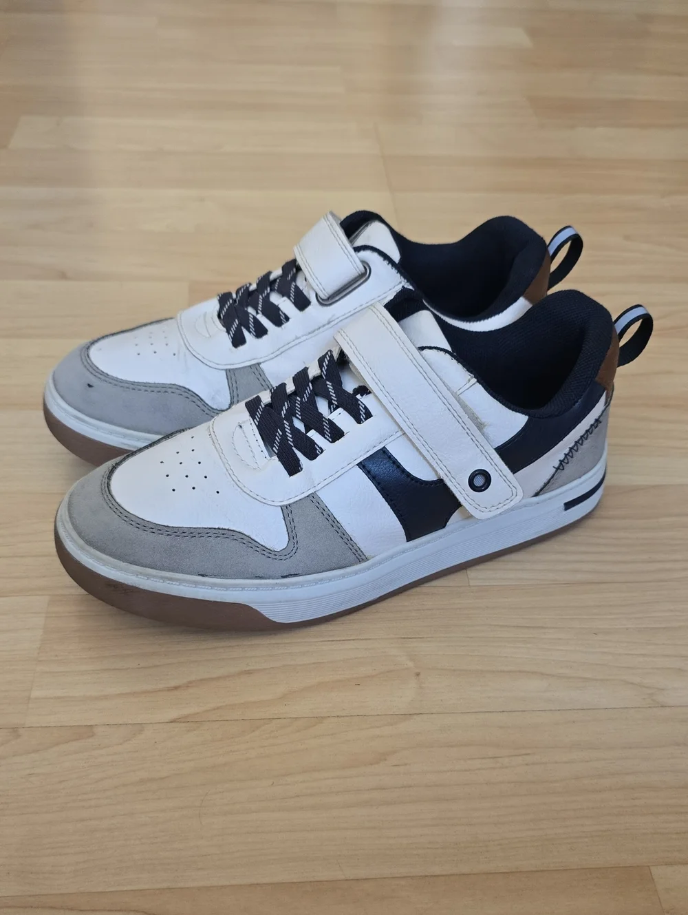 Jook White/Gray/Navy  Low-Top Boys Sneakers Size 35